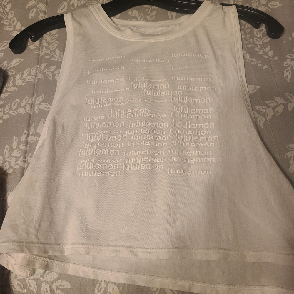 Lululemon tank